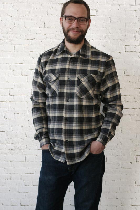 Click to magnify/shrink Photo
