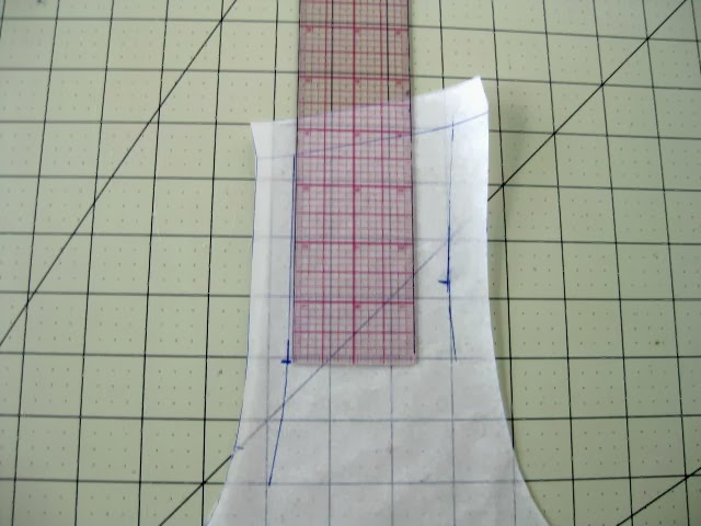 Pattern Hack - Add a Contrast Yoke to a T-Shirt 3/13/14 - PatternReview ...