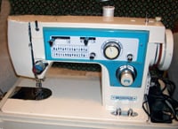 Vintage Dressmaker 7000 Super Zigzag Embroidery Sewing Machine Selling AS  IS